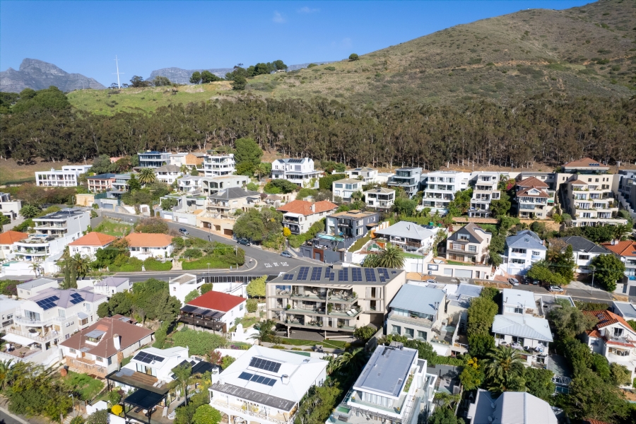 3 Bedroom Property for Sale in Green Point Western Cape